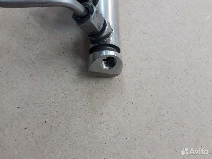 Рампа топливная левая BMW 750 N63B44A 407лс