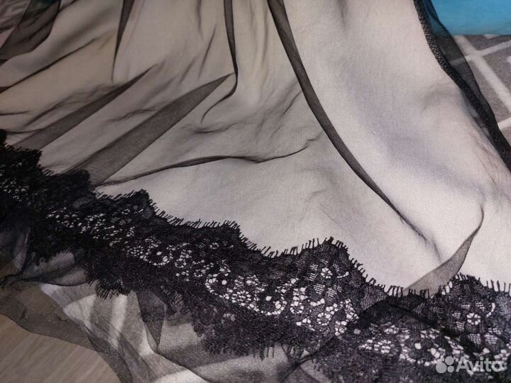 Платье чёрное с кружевом 44