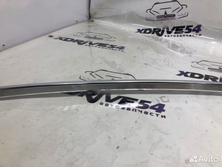 Молдинг двери левый Mercedes-Benz C-Class W204