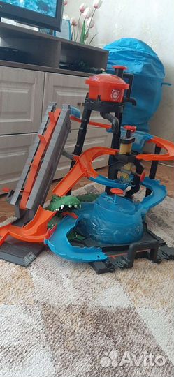 Трек хот вилс автомойка крокодил