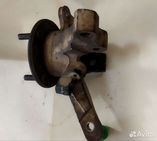 Кулак поворотный левой подвески Мицубиси Лансер 9