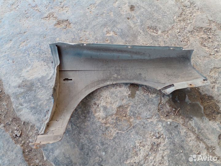 Левое крыло лада приора