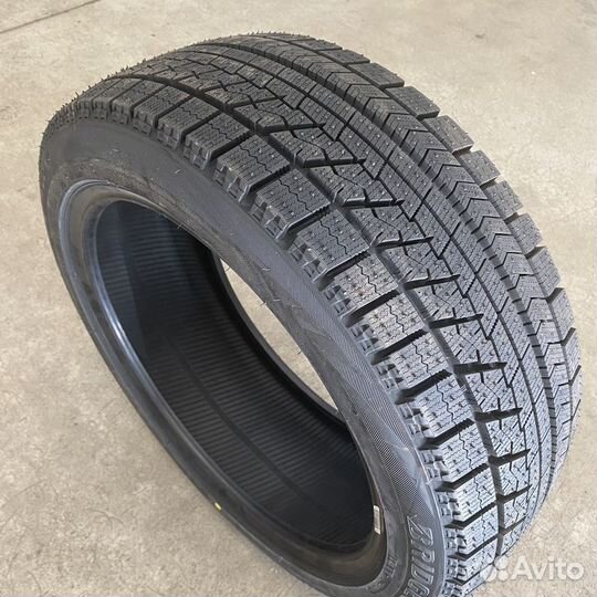 Bridgestone Blizzak VRX 225/60 R16 98S