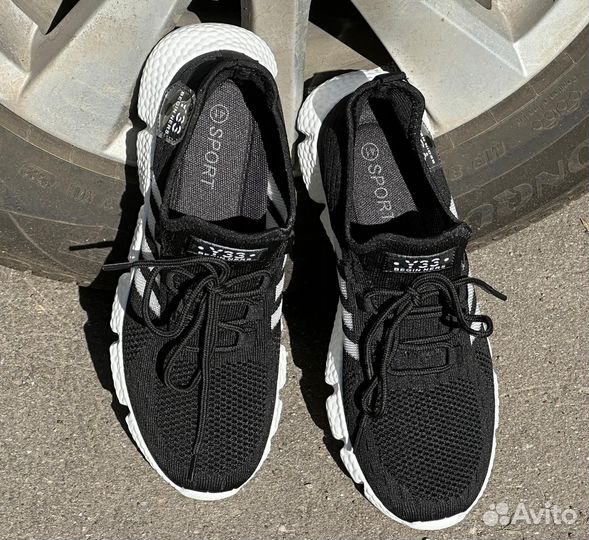 Кроссовки Adidas