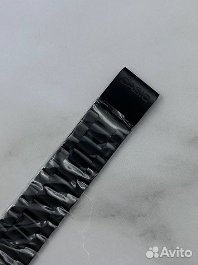 Черные часы Casio Quartz