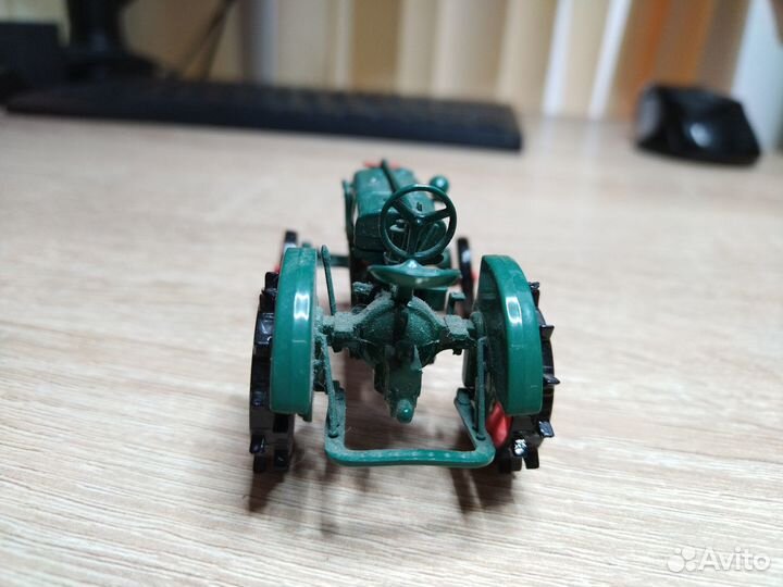 Модель трактора