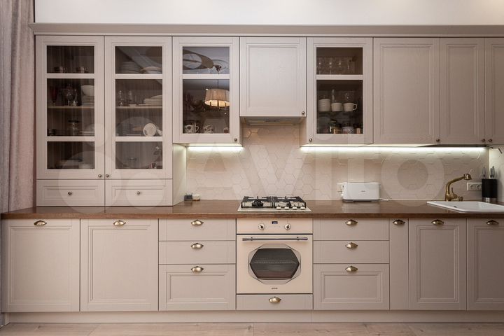 3-к. квартира, 200 м², 8/8 эт.