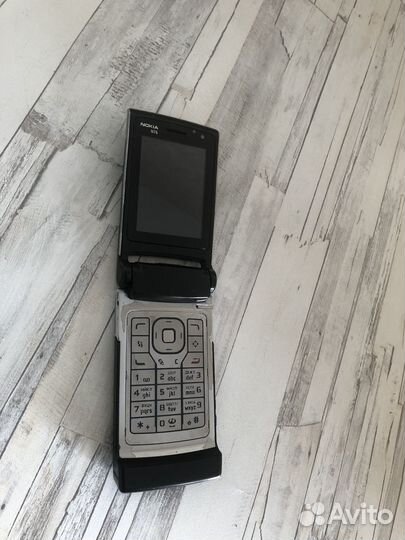 Nokia N76