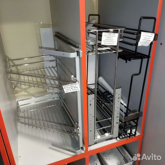 Выкатные корзины бутылочницы