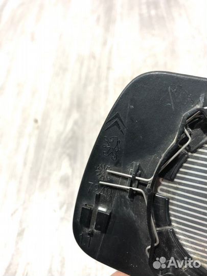 Зеркальный элемент правый Peugeot 307 2001 2002