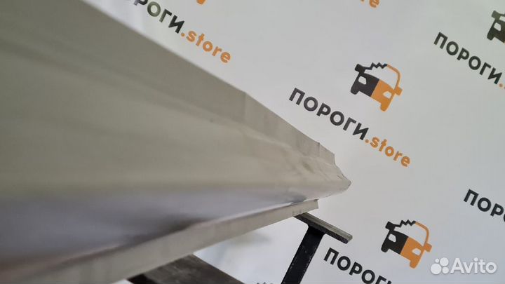 Кузовной порог левый Ford Kuga