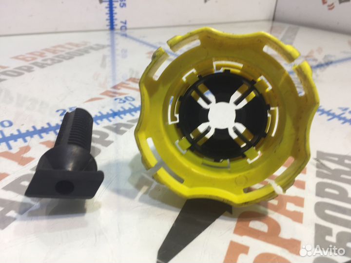 Пежо 3008 Кронштейн запаски