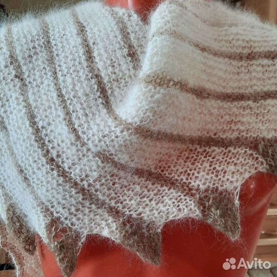 Женский шарф. Бактус из пуха