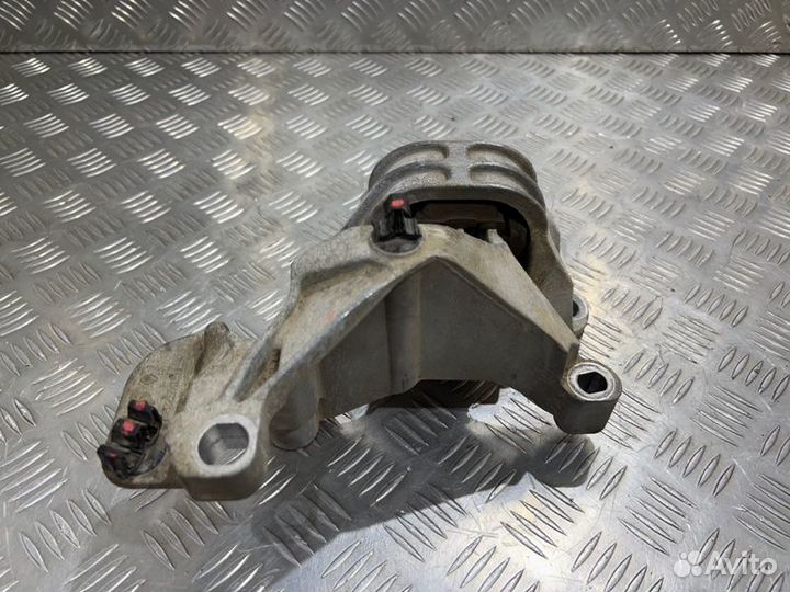 Кронштейн двс Renault Duster 1.6