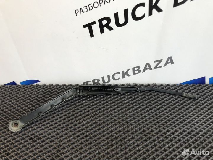 Поводок стеклоочистителя