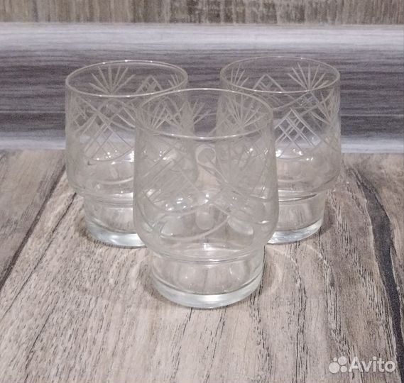 Стаканы, рюмки, бокалы