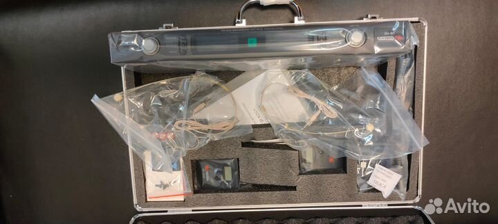 Радиомикрофоны Volta US-102H with aluminuim case