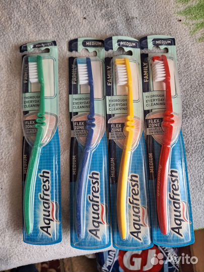 Зубные щётки aquafresh