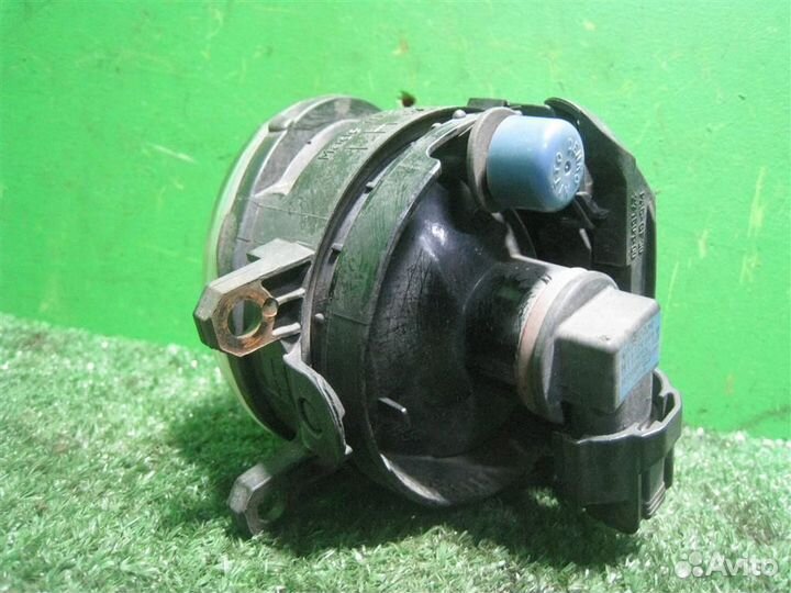 Птф передняя левая Toyota Verso R2 2009