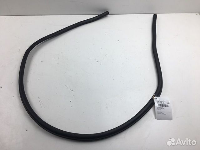 Уплотнитель капота Audi A6 4F2 BDW 2007