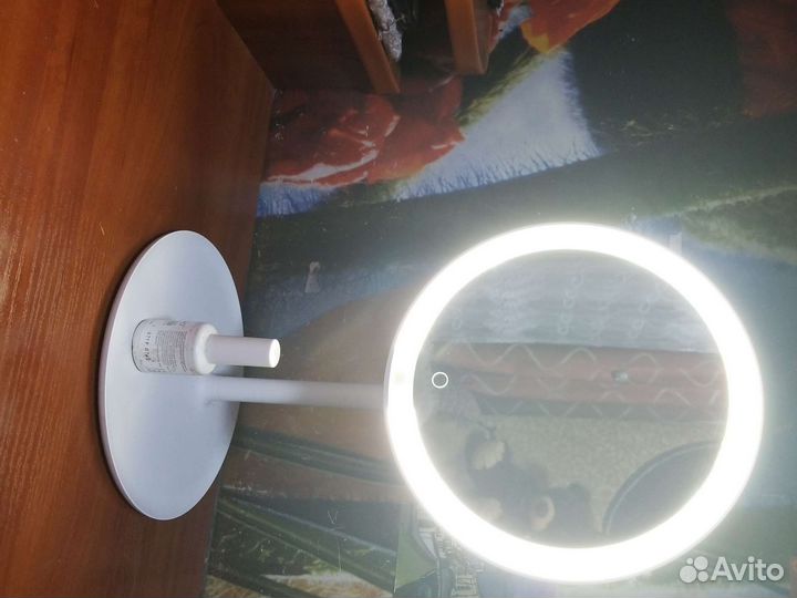 Зеркало для макияжа с подсветкой