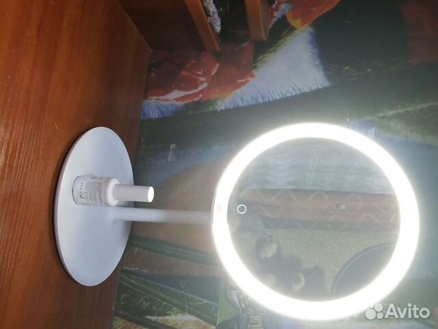 Зеркало для макияжа с подсветкой