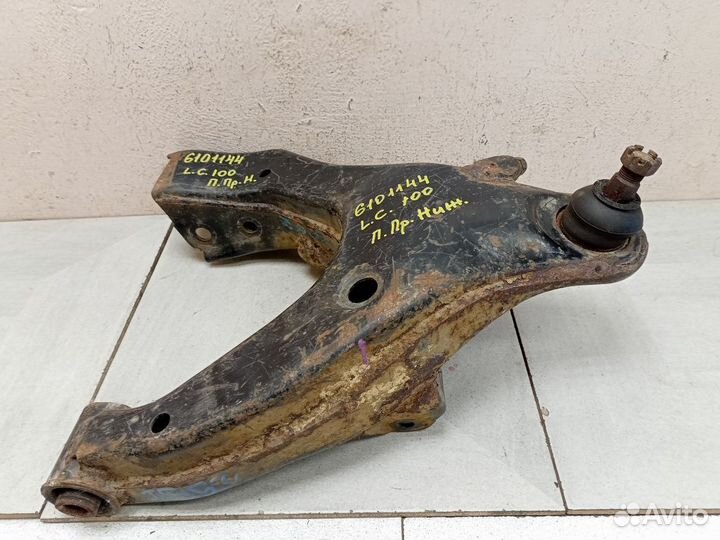 Рычаг передний правый нижний