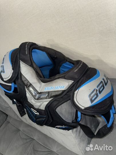 Нагрудник хоккейный Bauer one.8