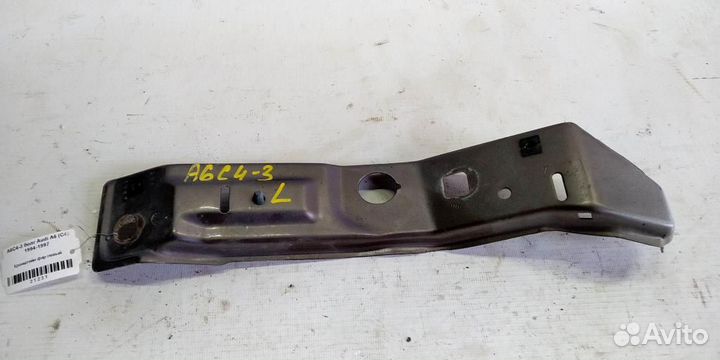 Кронштейн фар левый Audi A6 C4 94-97г