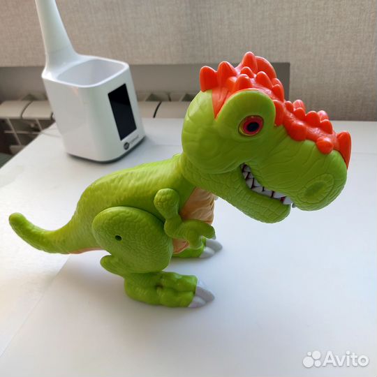 Динозавр механический рычащий и мягкие большие