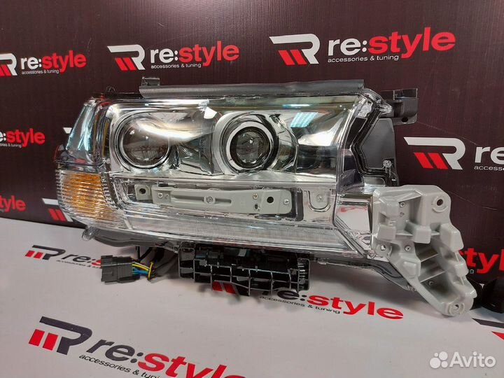 Фары Toyota Land Cruiser 200 с16г Светлые R2105