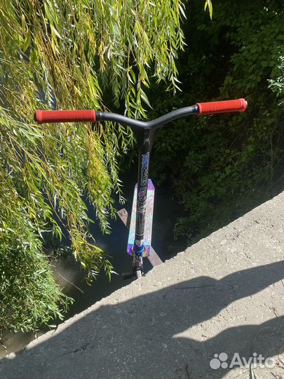 Трюковой самокат кастом в парк