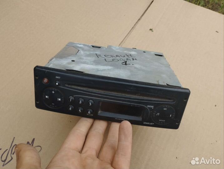 Штатная магнитола Renault Logan 1