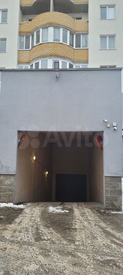 Машиноместо, 18 м²