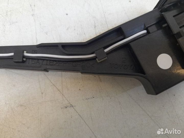 Кнопка крышки багажника Toyota Rav4 XA50 2018-2023