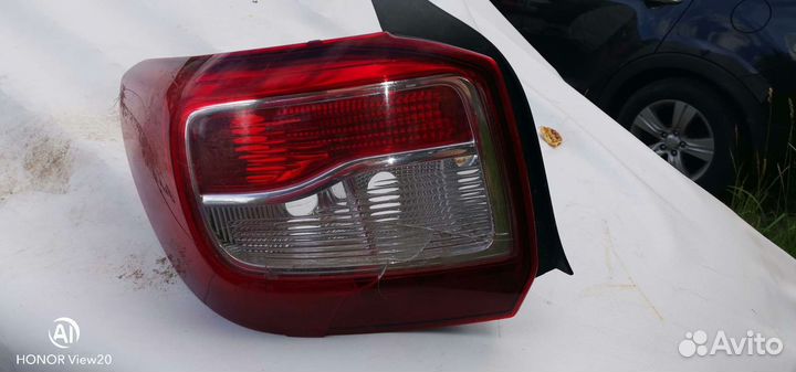 Задняя фара на Renault logan 2