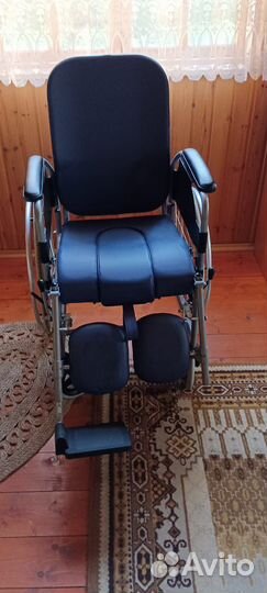Кресло-коляска с санитарным оснащением Vermeiren