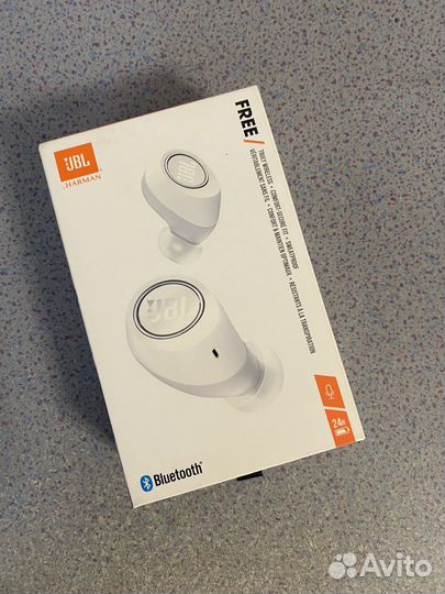Новые наушники JBL Free