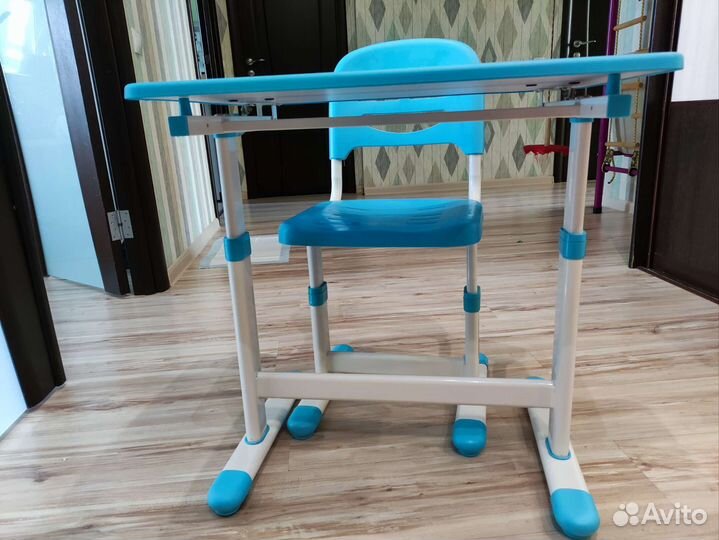 Растущая парта и стул Fun Desk