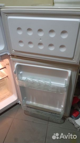 Холодильник Tesler