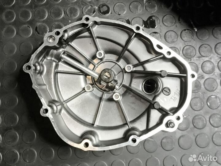 Yamaha MT 10 R1 крышка сцепления