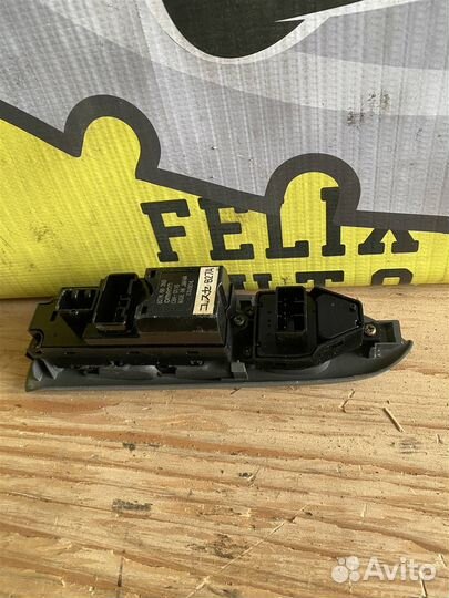 Блок управления стеклоподъемниками Mazda Familia