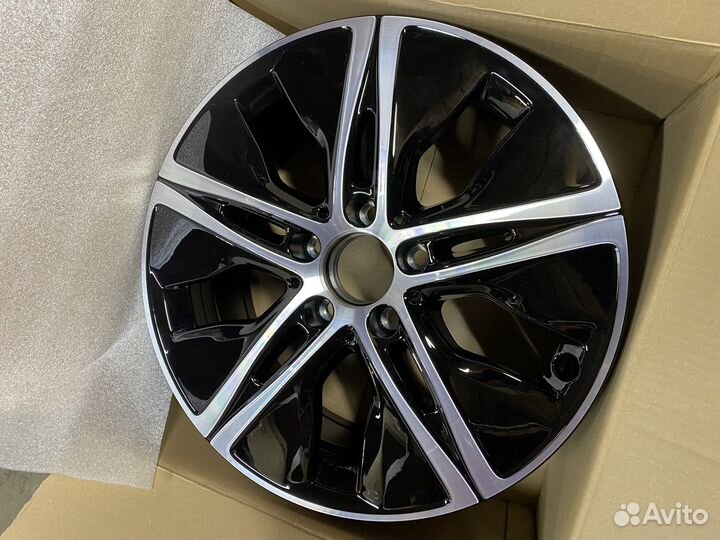 Диск литой W205 R17 новый A2054019000