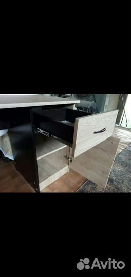 Письменный стол новый