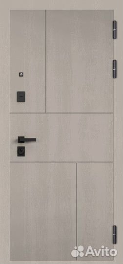 Входная дверь с зеркалом