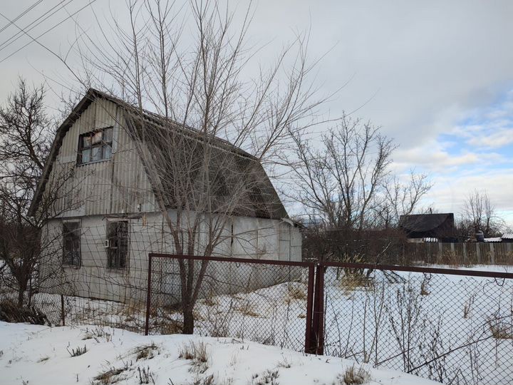 Дом 30 м² на участке 6 сот.