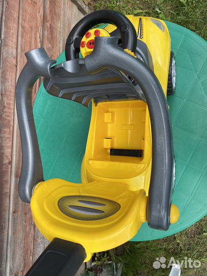 Машинка каталка с ручкой