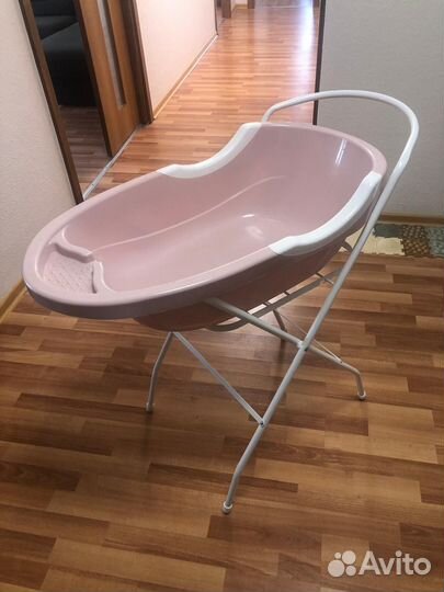 Ванночка для купания новорожденных с подставкой