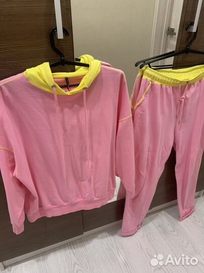 Спортивные костюмы женские