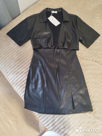 Новое платье из экокожи Bershka